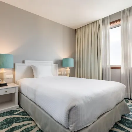 Hotel Porto Gaia By Ihg 4*